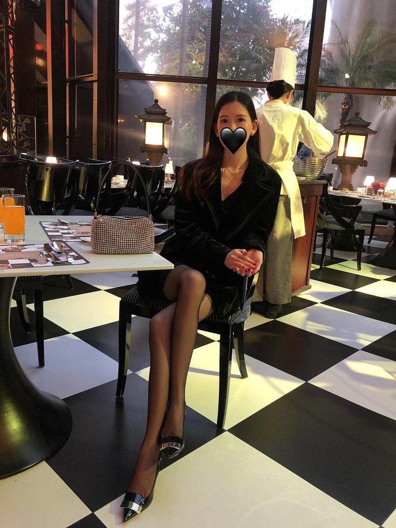 微博chloe霏霏霏图集再次惊艳来袭，看了照片才知cos萌妹的魅力