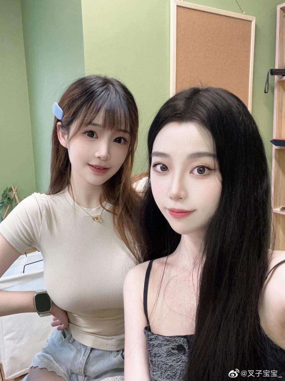 叉子宝宝cos图原图：绚烂多彩的南方海滩