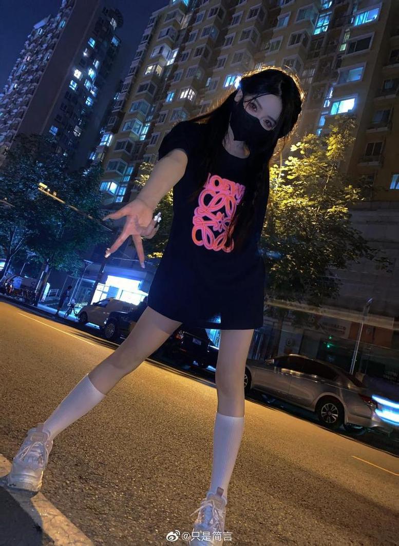 千人追捧的cos博主：只是简言cos狐美人照片盛放