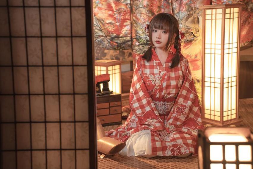喵小吉免费在线预览：精选COS照片，呈现最完美的妆容、服饰和场景