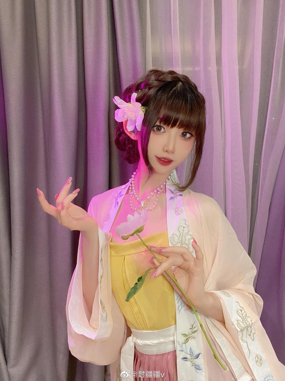 封疆疆图片合集，cosplay能力的不断更新，提升了作品的质量
