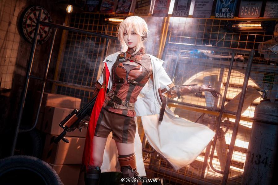 弥音音艾米莉娅合集：Cosplayer们的最爱