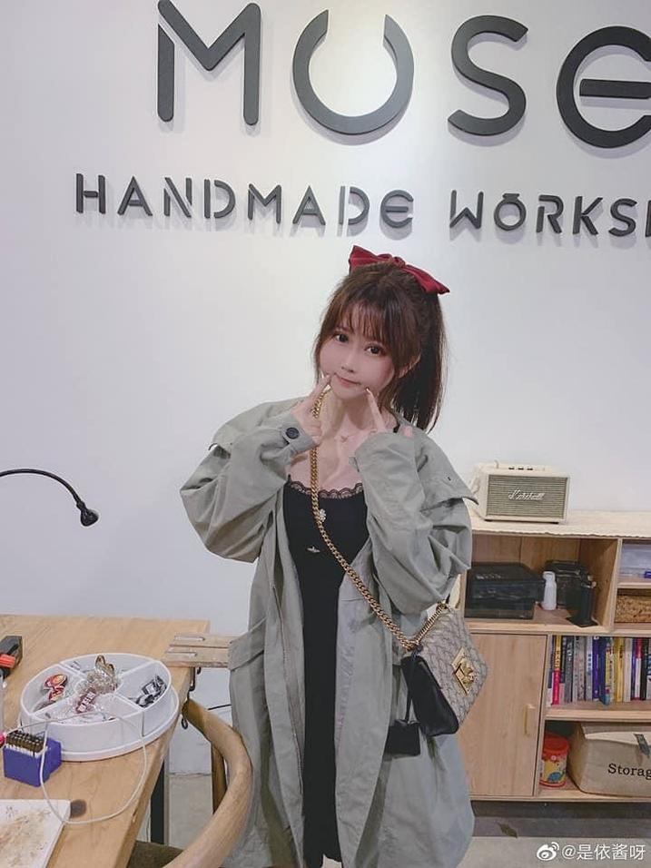 是依酱呀微博相册图集，摄影艺术展现代表之作