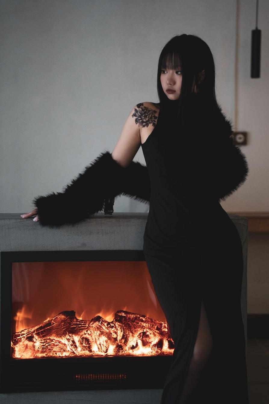 柒柒要乖哦午后jk的cos照片，美轮美奂的一面