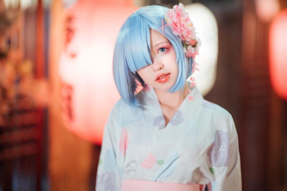 柳郁子微博最新cos作品全方位展示，详解每一道道工序