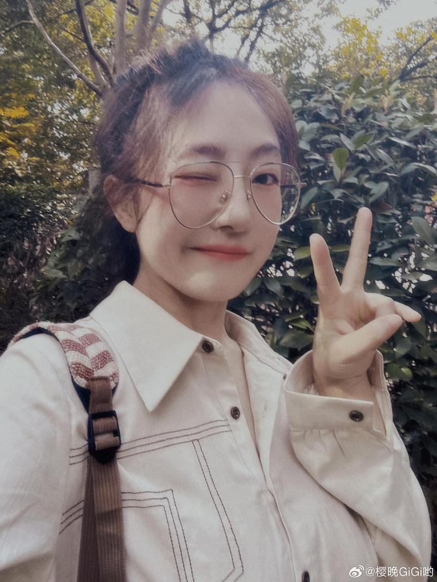 樱晚gigi照片：粉色樱花美图时尚大片珍藏