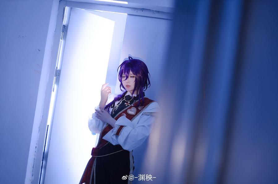 渊秧-镇海旗袍照片，缔造完美华服诠释时尚感