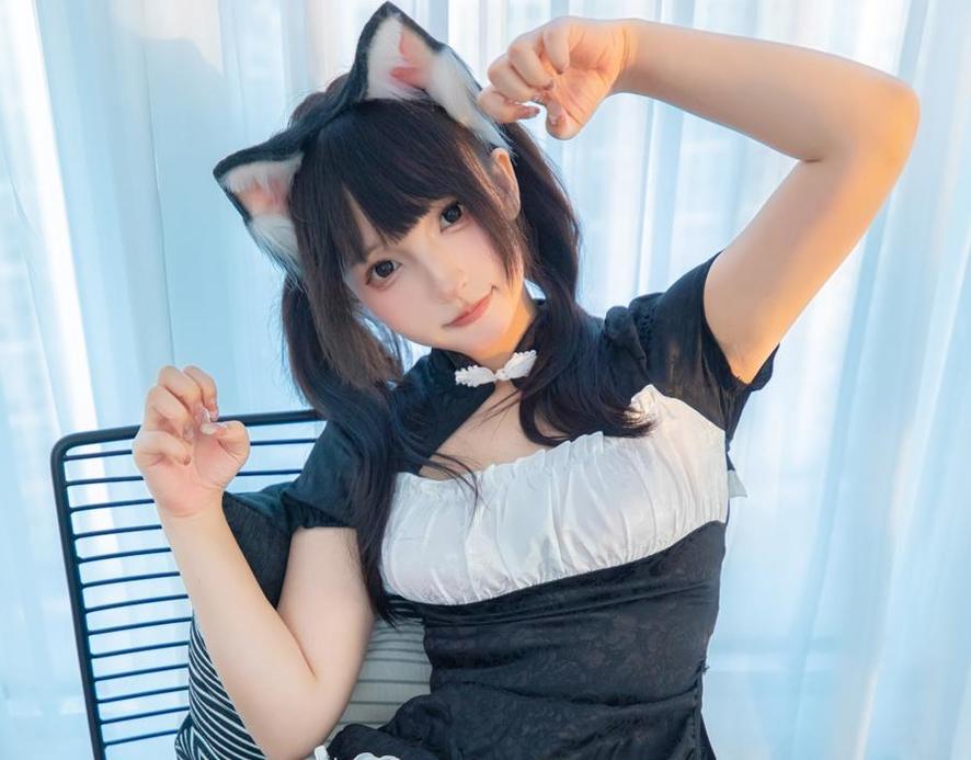 “少女的幻想世界”神乐坂真冬cos图片大放送