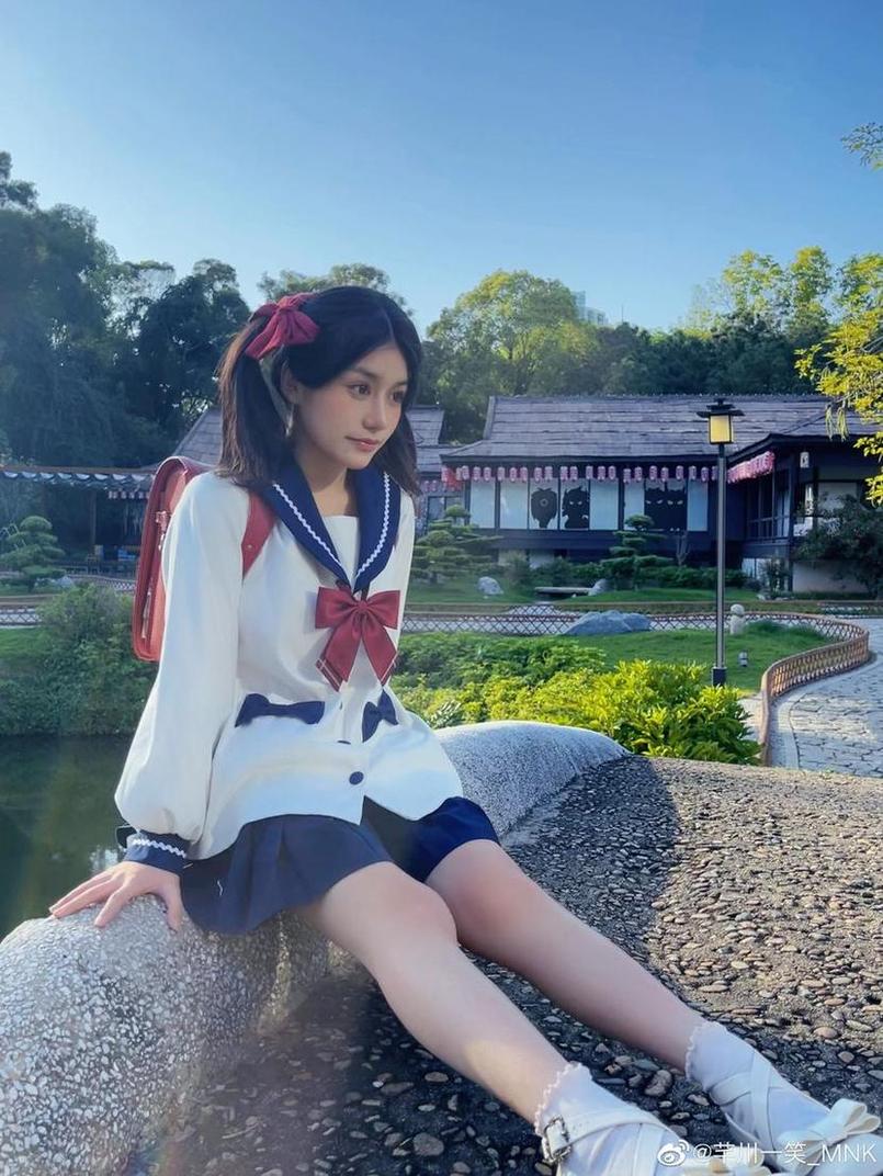 芊川一笑笼中鸟，图包中的精美插画充满童话感