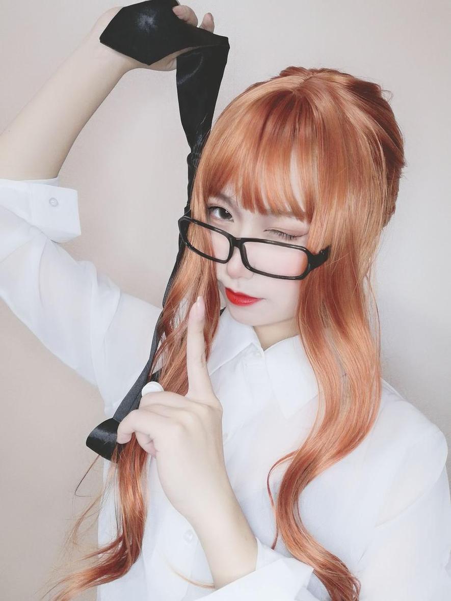 芋圆侑子的超美图片：满屏都是花瓣飞舞