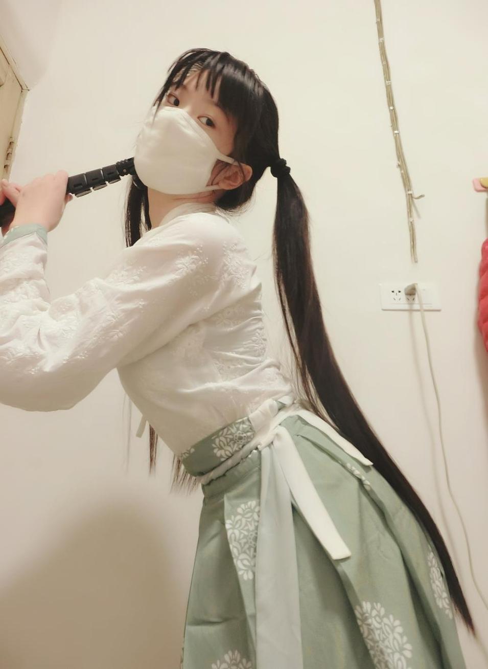 西尔酱分享最新刻晴cos更新，看她如何完美演绎