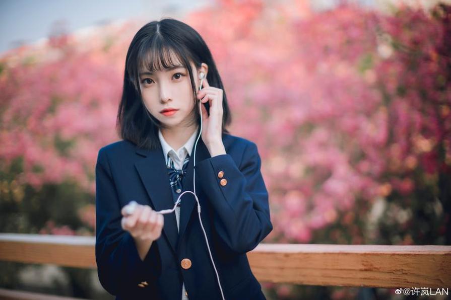 许岚lan冰淇淋及夏日运动服——无与伦比的超美照片