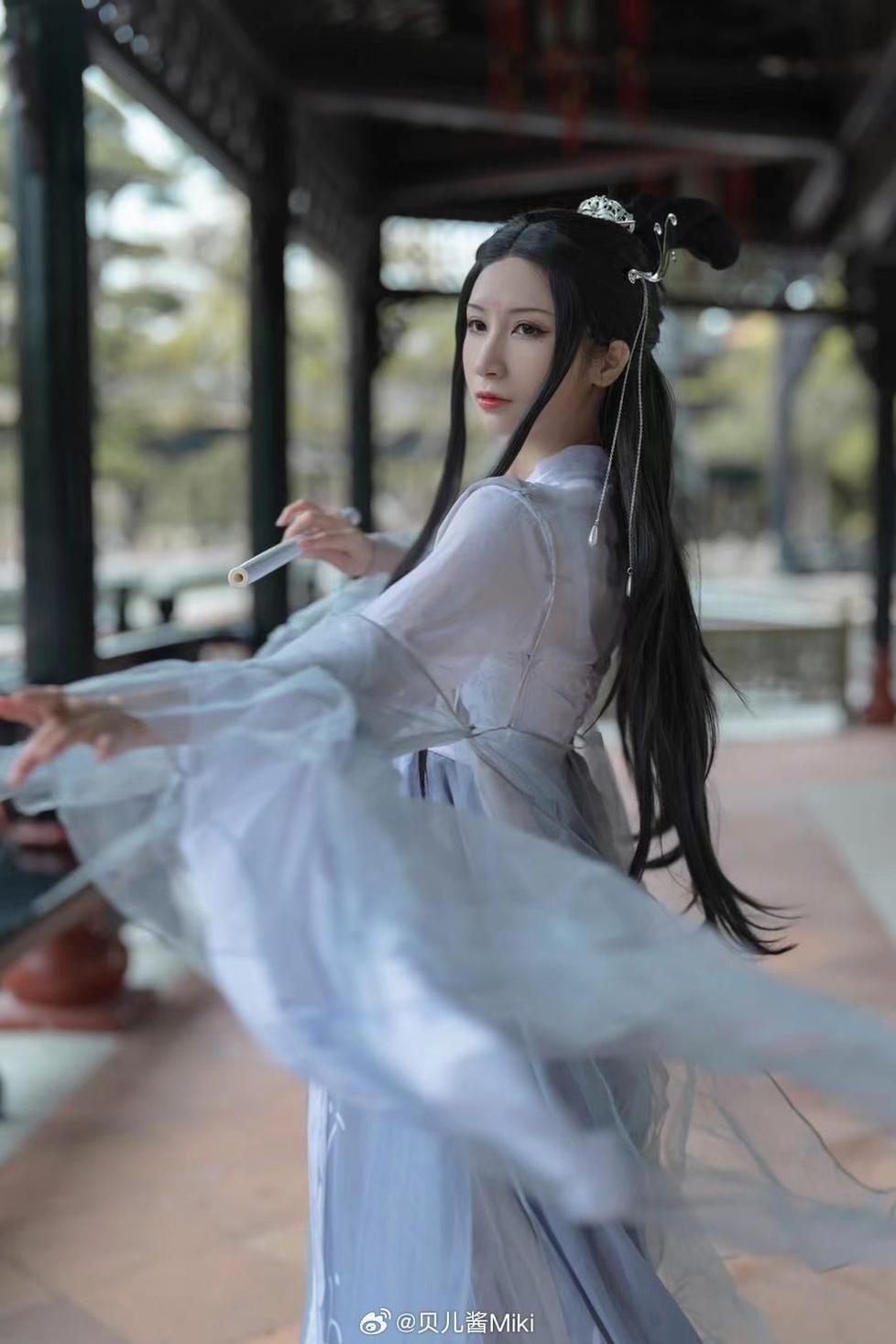 “贝儿酱miki小天鹅”cosplay摄影精选，绝美造型引围观