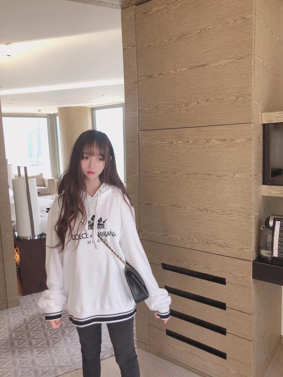 时尚美图分享：超可爱的过期米线线喵coser汽水味的小朋友