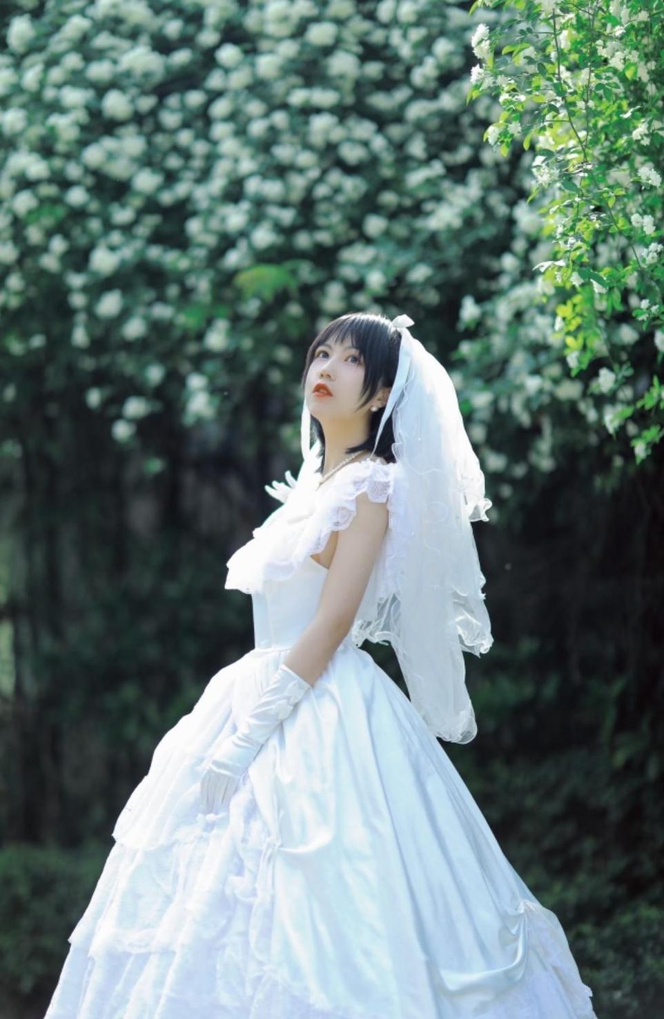 好看逐月su透明：细节把握精准，原图展现自然美。
