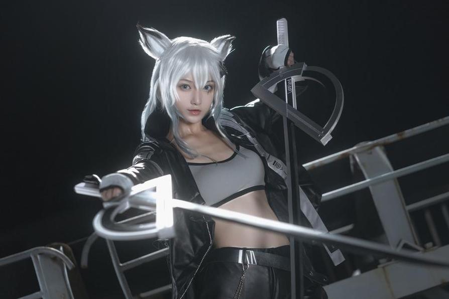铁板烧鬼舞w闪灵cosplay精选