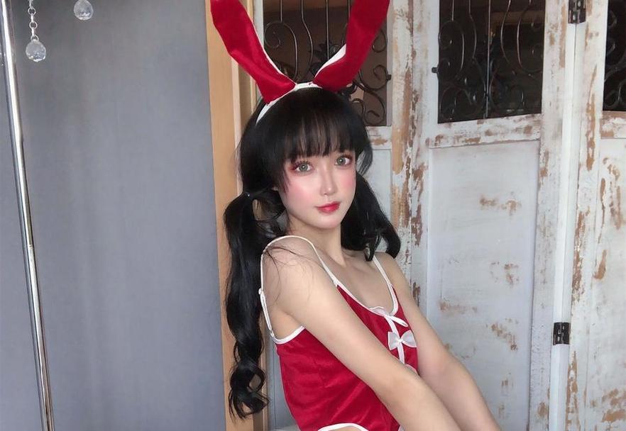放下束缚，追求美丽与完美，阿包也是兔娘免费图包是你最好的选择