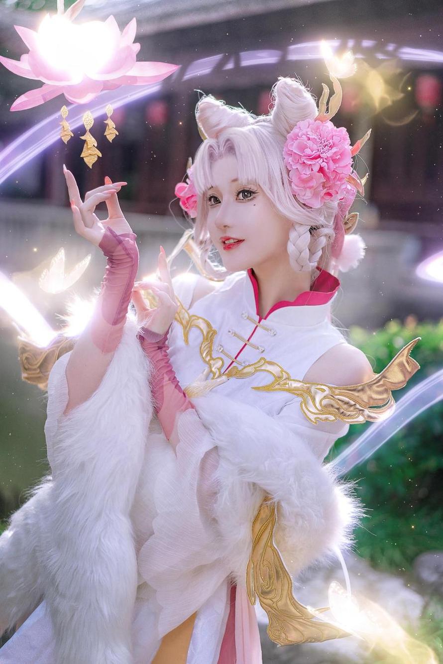 独家作品：露儿大魔王cos最新一期。
