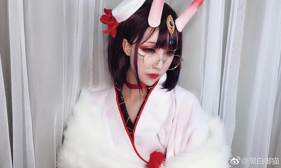 黑白御猫cosplay图片：恢弘壮丽的作品之美